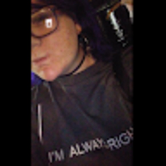 Meet your Posher, Beth - Picture 1 of 1